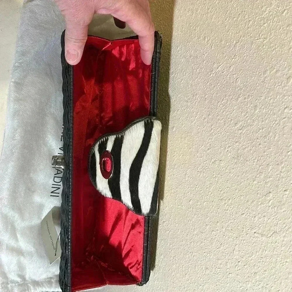 Adrienne Vittadini handbag - Picture 5 of 6